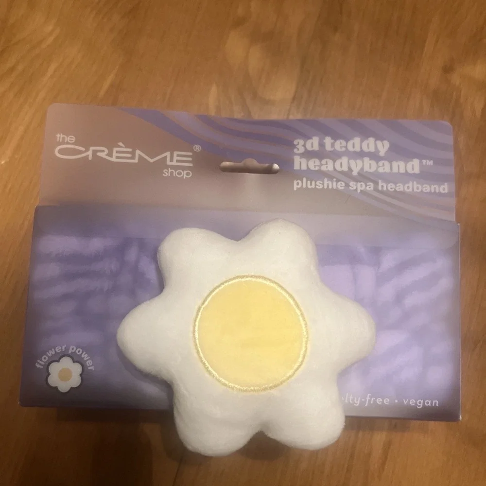 NEW The Creme Shop‎ 3D Teddy Headyband Plushie Spa headband Flower Power Purple